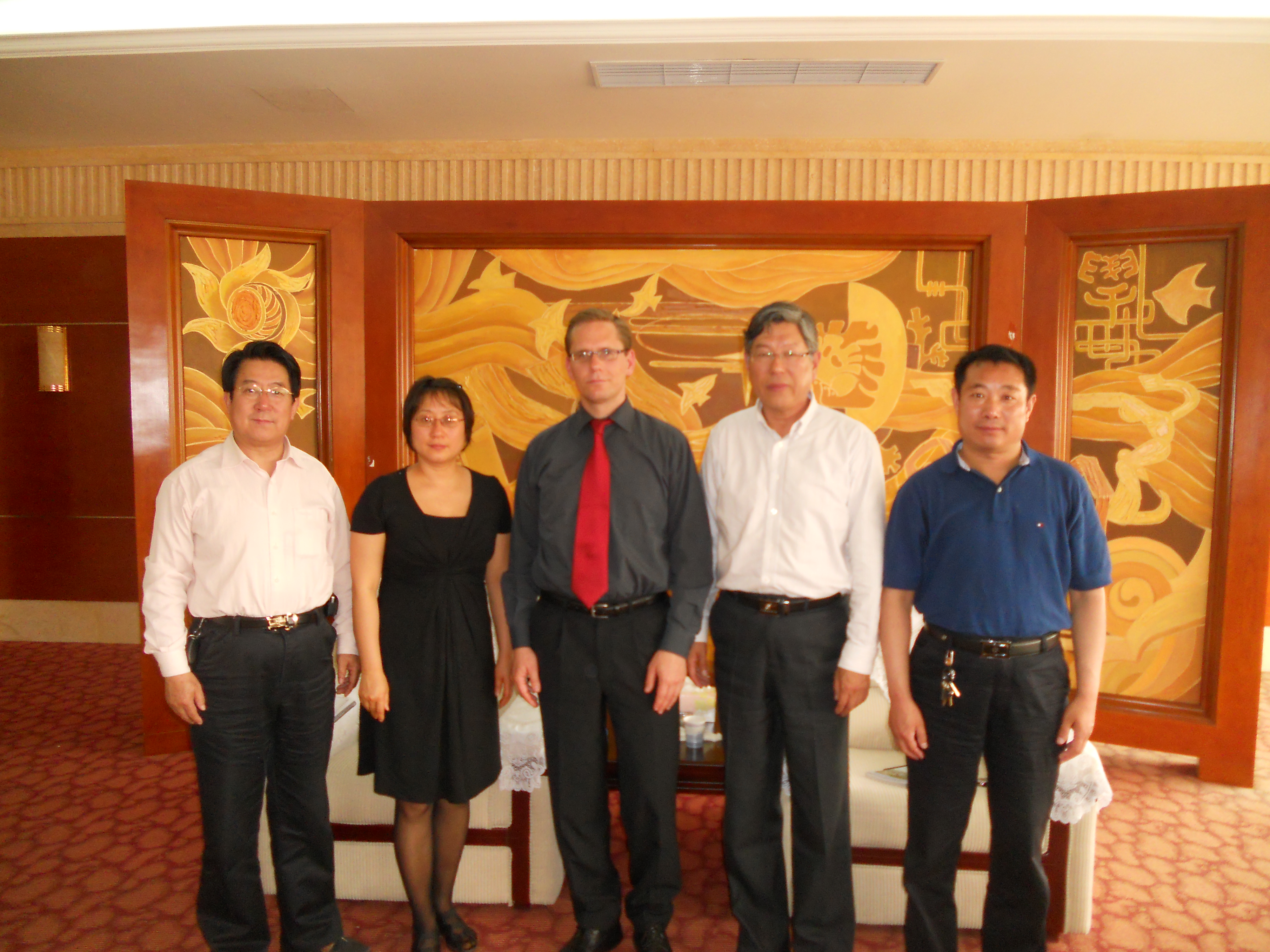 德国史丹科大学教授来我校洽谈合作办学