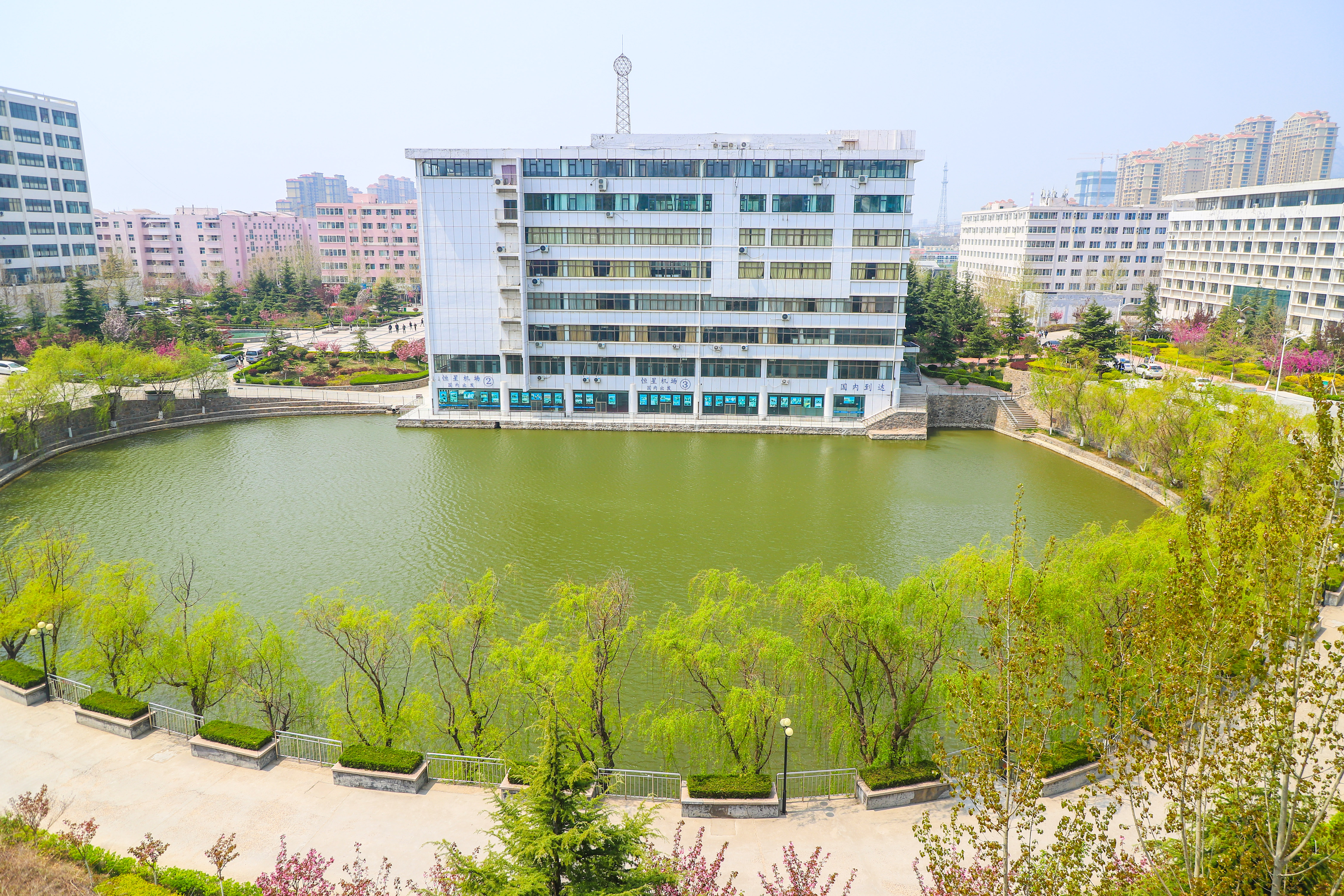 太阳湖